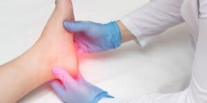 doctors that treat bones