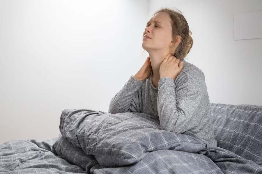 comfortable sleeping positions for neck pain
